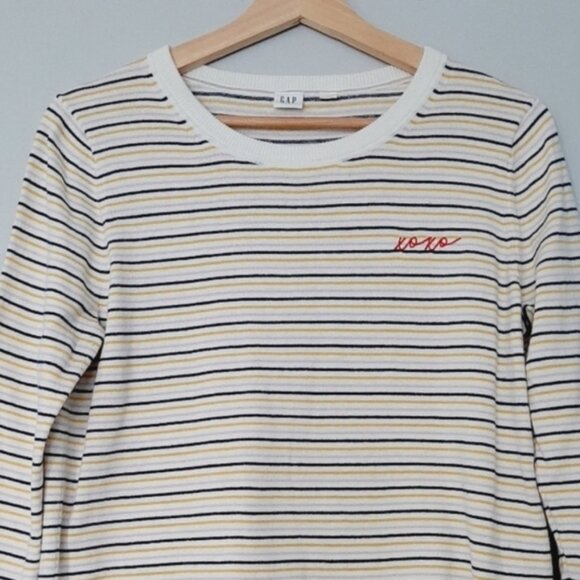 GAP 100% Cotton Fine Kit Crewneck Sweater Stripe Novelty XOXO Embroidery Sz M - Picture 2 of 16